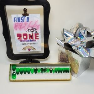 Luxury PrezZon Nails!